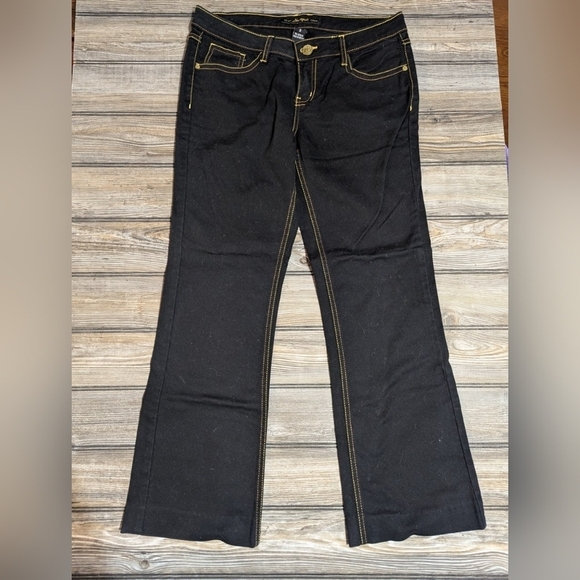South Pole size 9 black denim with gold stitching in excellent condition, hemmed - Picture 9 of 13
